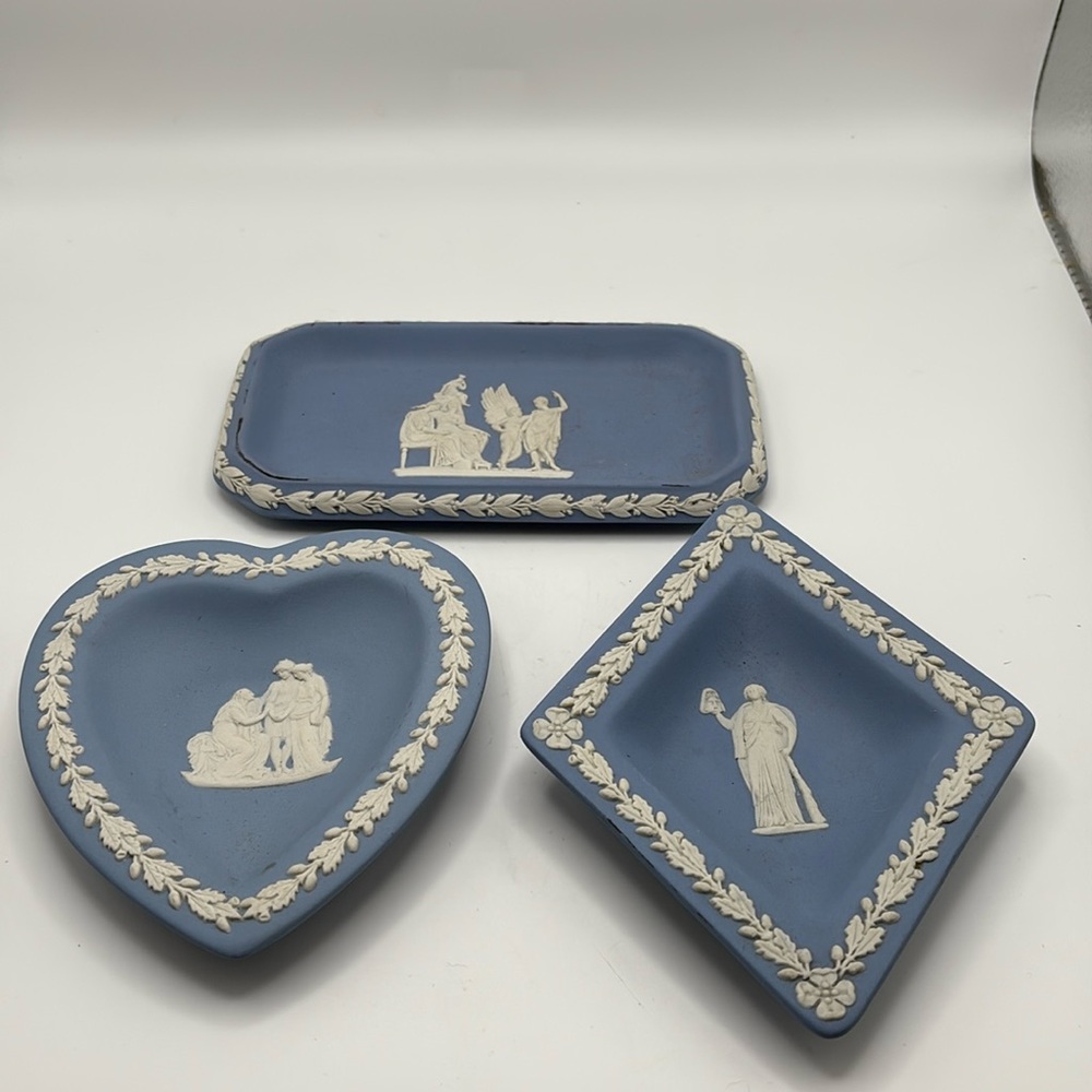 Vintage Wedgwood Blue Jasper ware trinket dish bundle